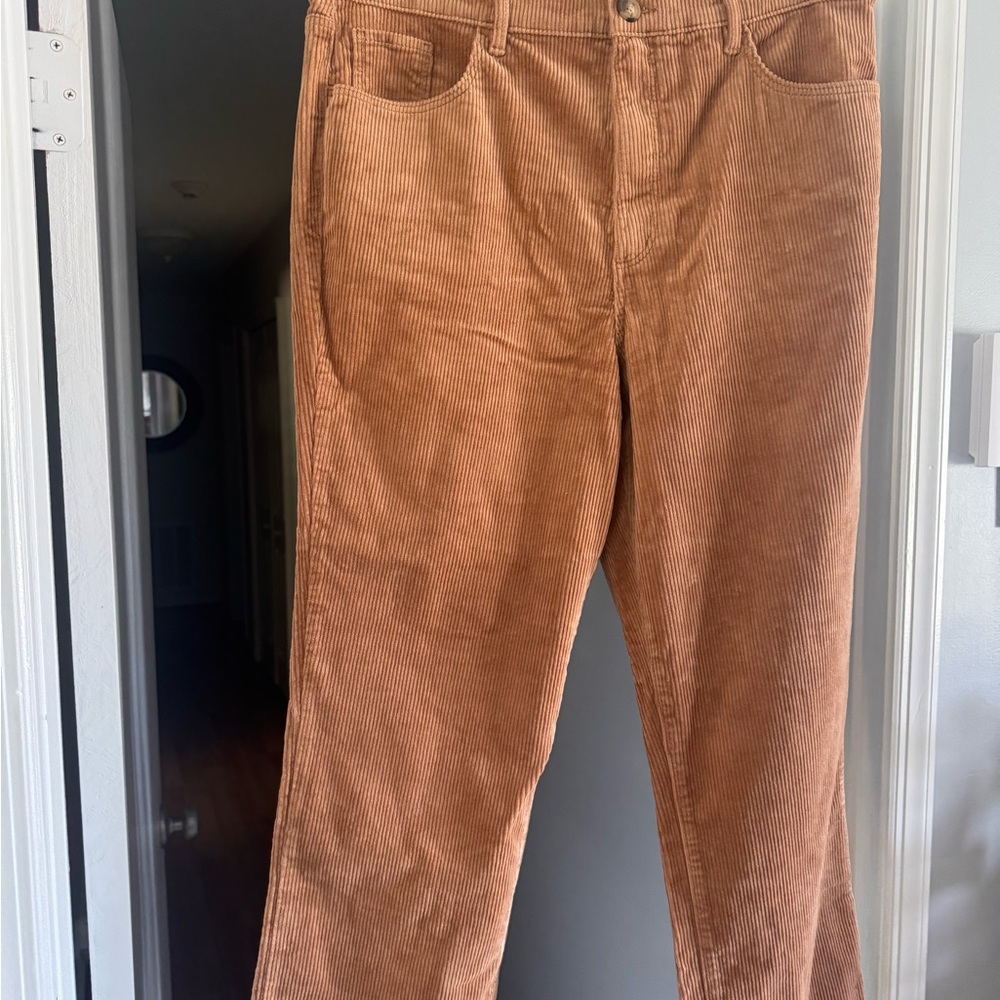 Women’s Straight Corduroy Jeans in Copper Brown